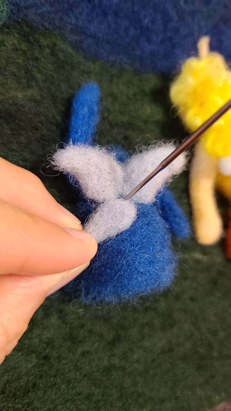 Felting three flying fairies (35)