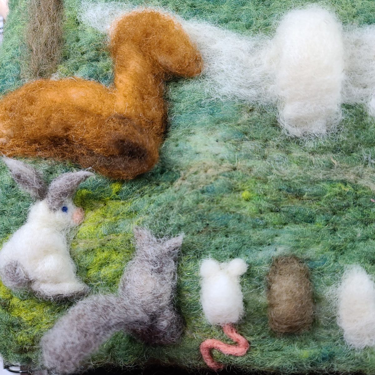 Needle felting a 2D squirrel with a 3D tail that pops, video tutorial